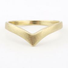 טבעת וי בסגנון האר דקו 