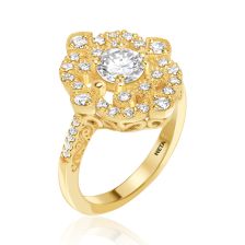 טבעת משובצת יהלומים מעוטרת בעיצוב ויקטוריאני